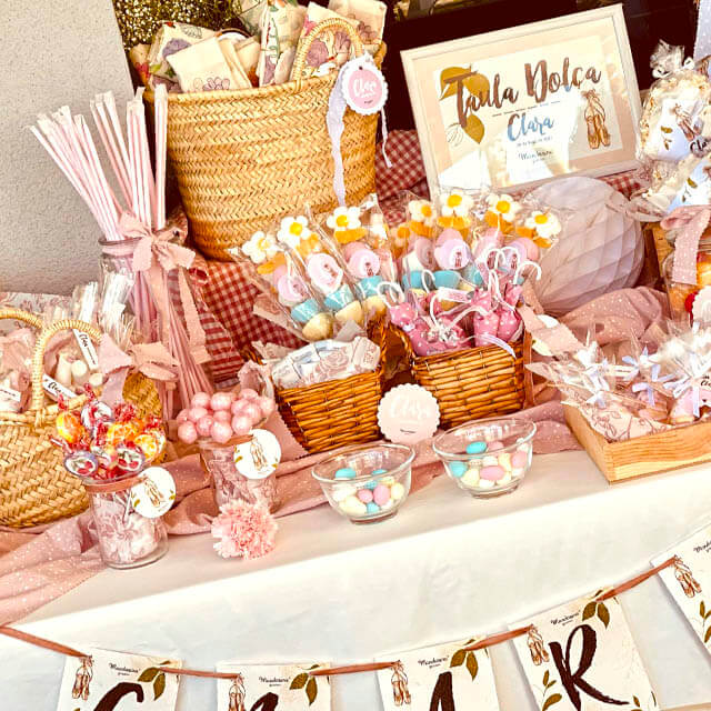 Detalles de mesa dulce de una comunión