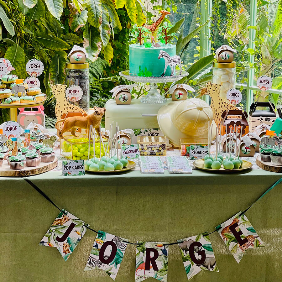 Decoración de evento de comunión de temática Safari