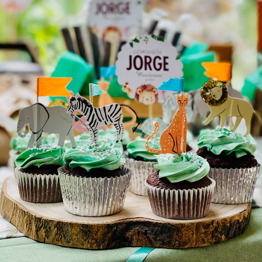 Decoración de evento de comunión de temática Safari